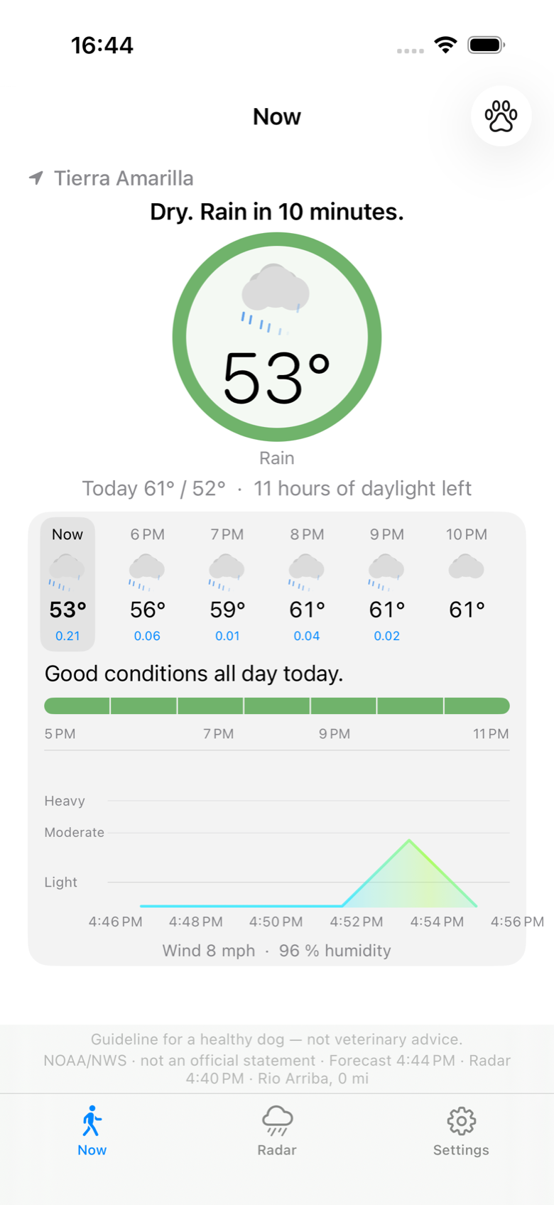 Now screen of the app in Tierra Amarilla, New Mexico: dry, rain in 10 minutes, 53 °F, the walk traffic light and the rain timeline